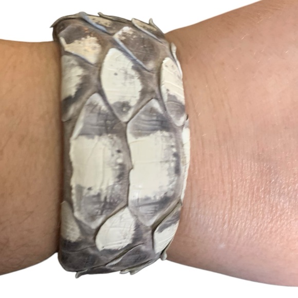 Grey & White Matte Genuine Python Snake Skin 1” Cuff Bracelet - Picture 1 of 5